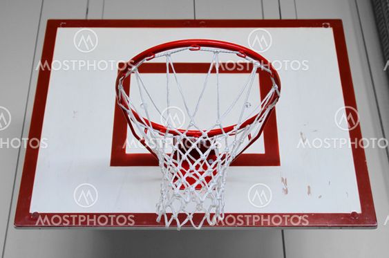 Basketkorg i gymnastiksal