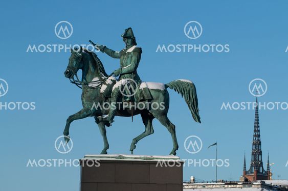 Karl XIV Johans staty