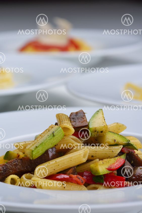 Pasta with shrimps, herbs and mashrooms