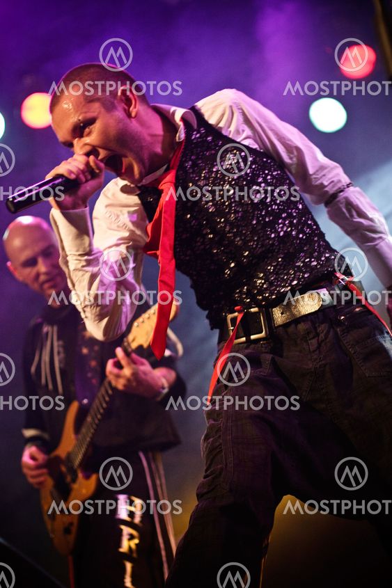 MOSCOW - MARCH 9: Razoom band performs at OTV2 live show on March 9, 2009 in Moscow, Russia