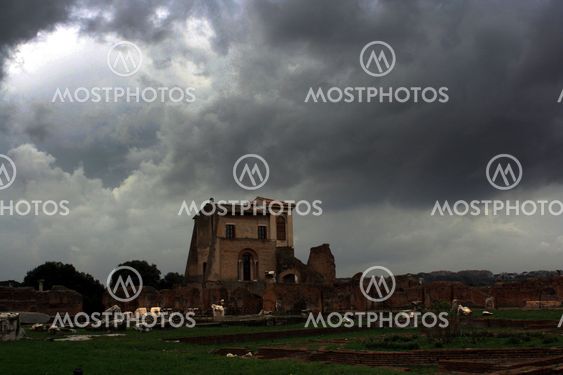 Ruins of a mansion in the Roman Forum