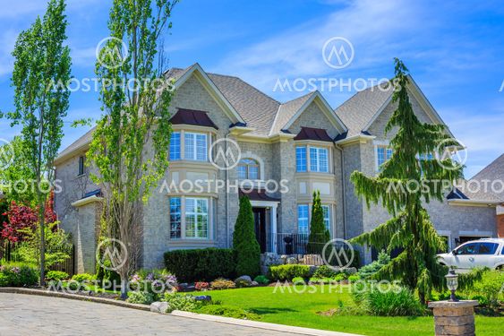 Luxury houses in North America