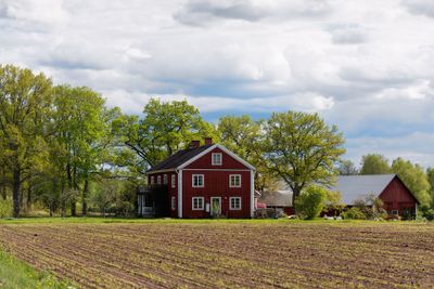  Gammal mångårdsbyggnad i Småland