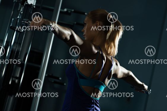 female athlete dumbbell