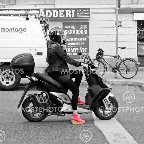 Mopedist på Upplandsgatan