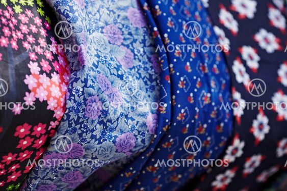 Varicoloured fabric
