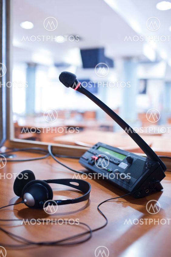 interpreting - Microphone and switchboard in an simultaneous int