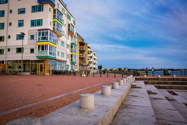 Västra hamnen i skymningen