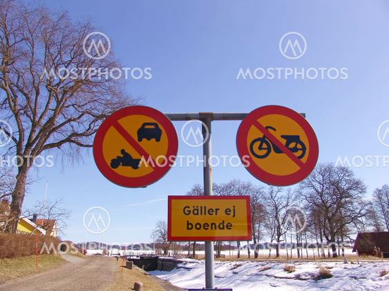 Road sign at sluice