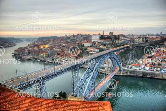 Ponte Luis I bridge, Porto