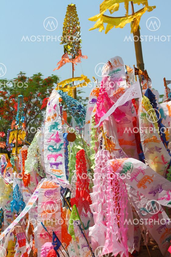 Color paper flag for Buddha worship