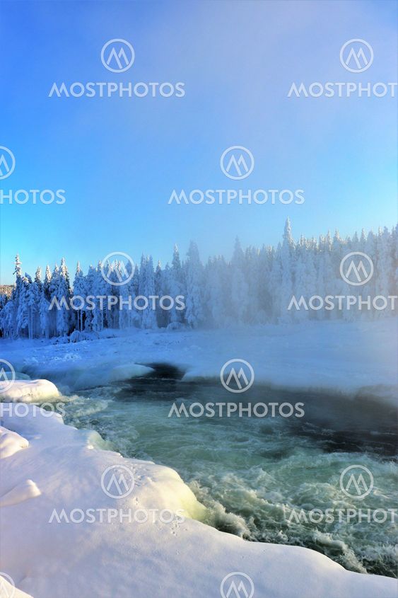 Storforsen i sagolikt vinterlanskap