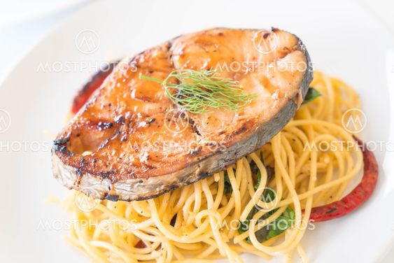 spaghetti with grilled mackerel