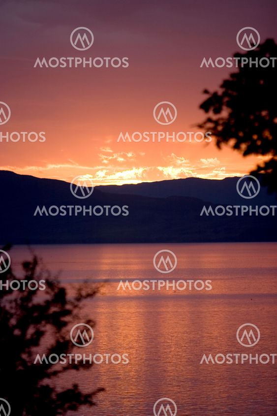 Sunset over skotske øer