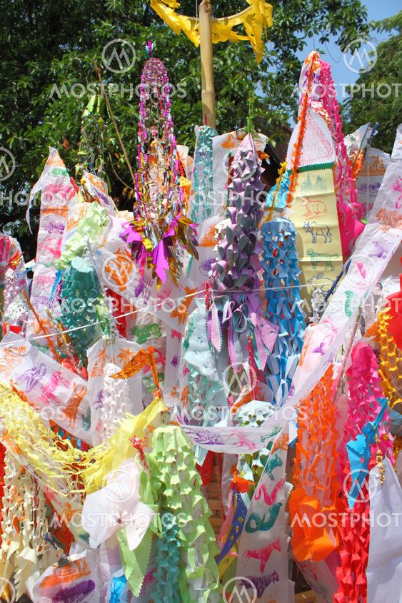 Color paper flag for Buddha worship