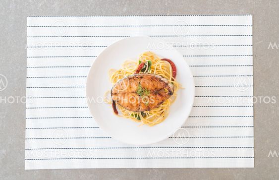 spaghetti with grilled mackerel