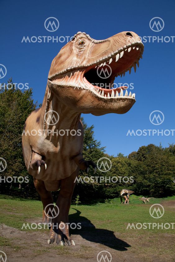 Aggressiivinen T-Rex