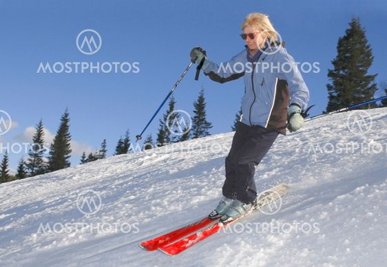 Dowhill skidåkning i Hassela, Sverige