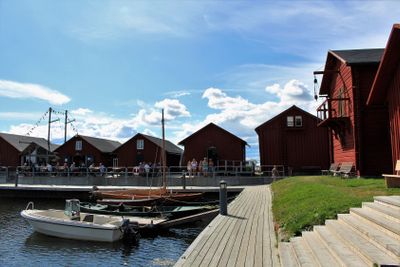 En vacker sommardag vid Västra Kajen i Piteå