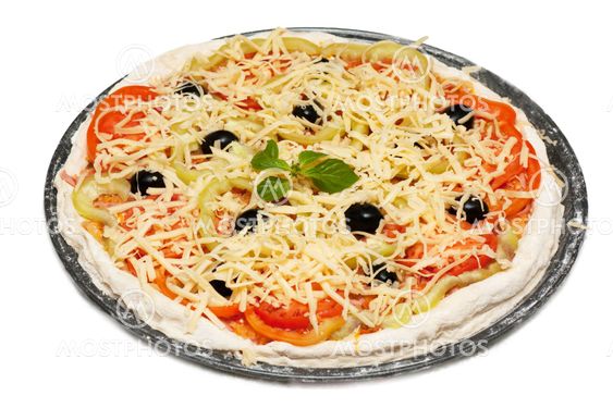 Uncooked vegetarian pizza