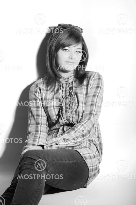 Black-white portrair of girl