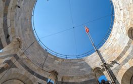View up at the top of the leaning tower of Pisa