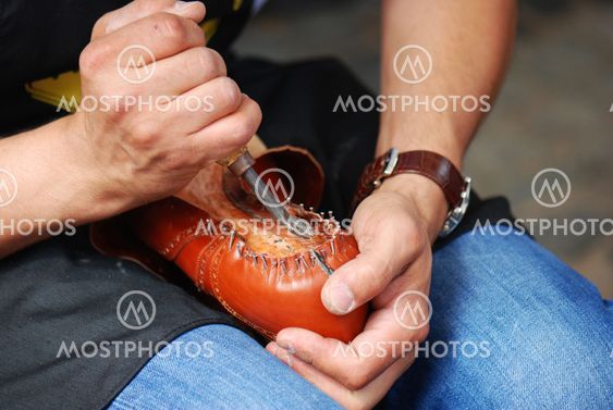 Shoemaker under arbejde