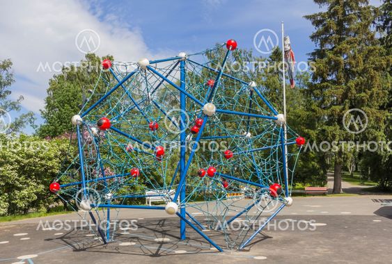 Children's climbing tree