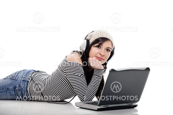 Listen Music with a Laptop
