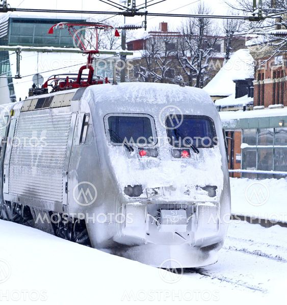 The x 2000 with snow and ice