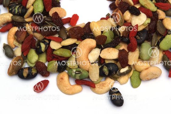 organic mixed nuts and dry fruits