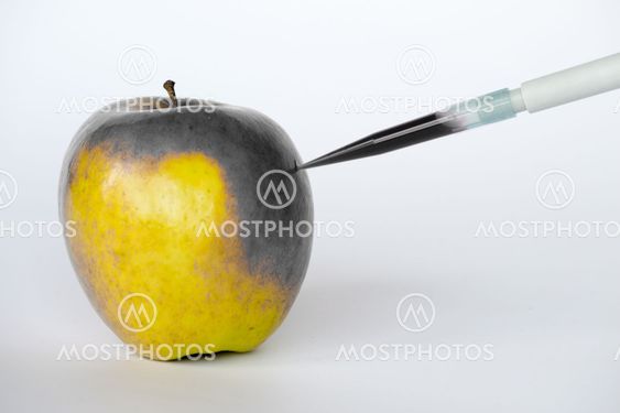 Killing an yellow apple