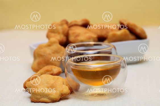 Cheese cookies with honey and jam