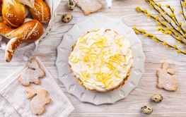 Homemade Almond lemon curd cheese cake, gluten and sugar...