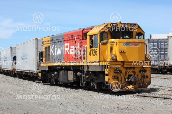 Diesel-electric locomotive