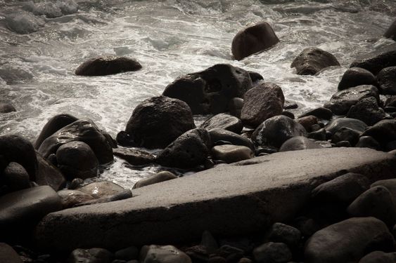 stenar vid vatten