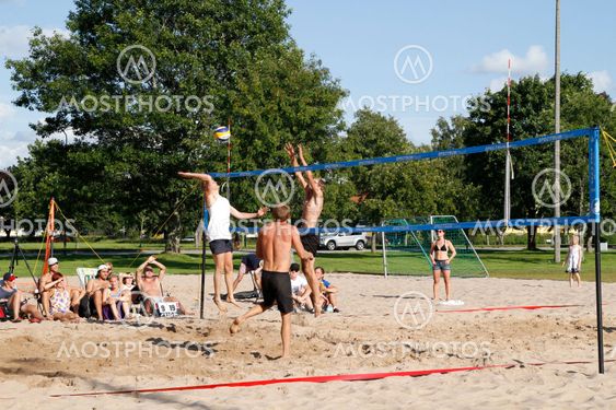 Beach volleyball match 3