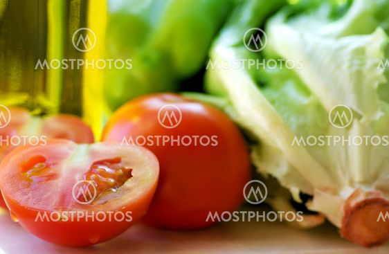 Oliveoil. tomato and lettuce.