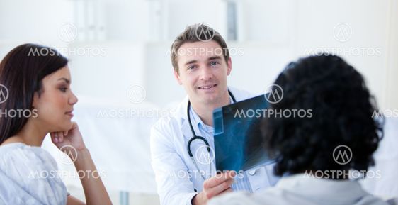 Medical partners explainng the results to the patient