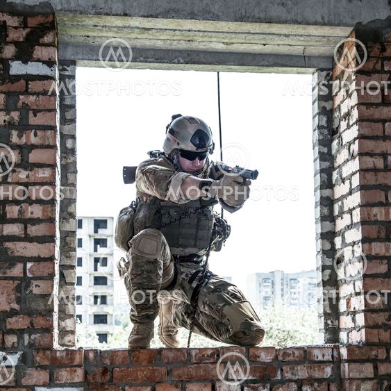 rappeling with weapons