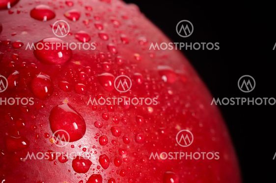 red apple
