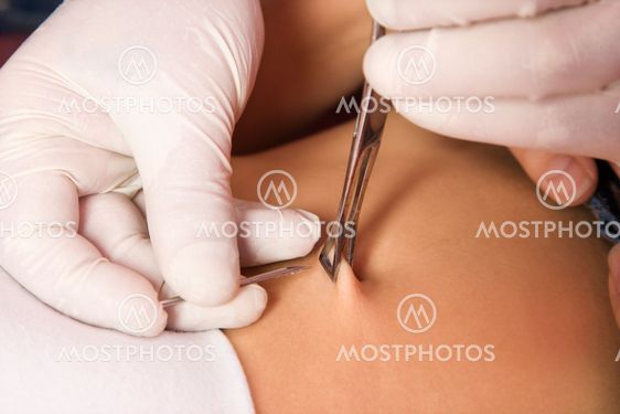 Piercing naval.