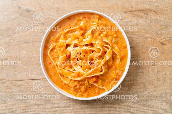 fettuccine pasta with creamy tomato sauce