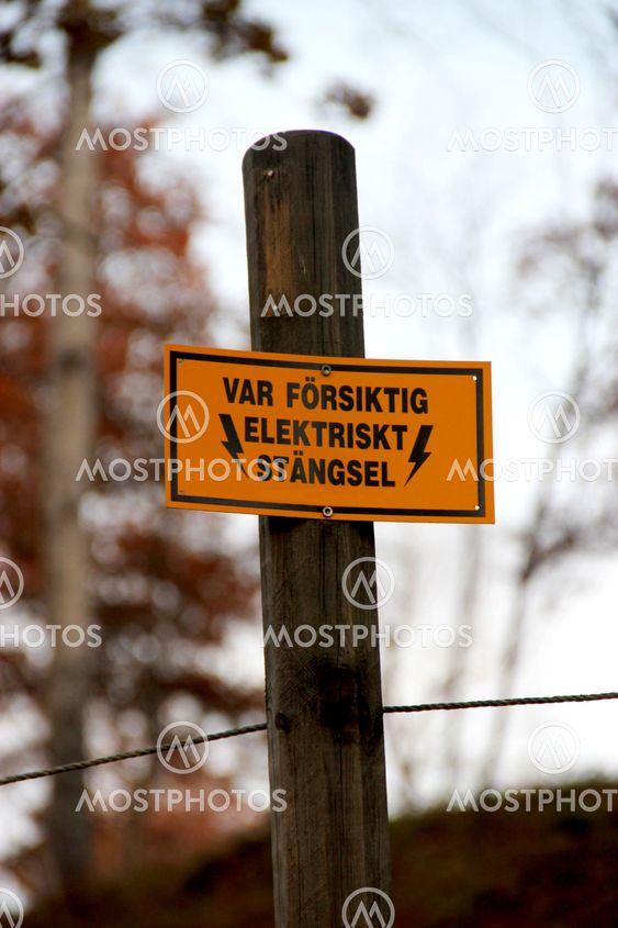 Warning for electric fences