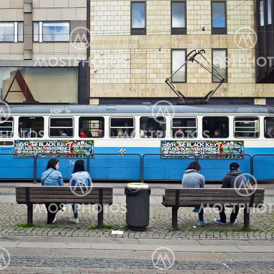 Spårvagn gör uppehåll i Brunnsparken 2