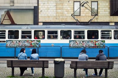 Spårvagn gör uppehåll i Brunnsparken 2