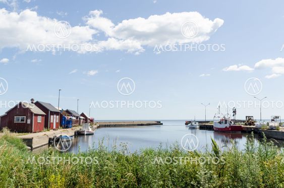 Sommar vid Gräsgårds hamn på Öland