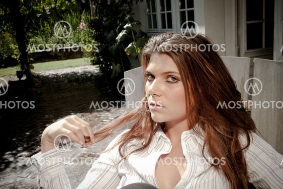 natural portrait of a teenage in withe shirt