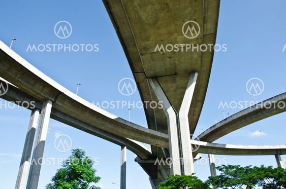 Elevated expressway