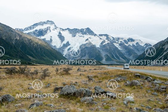 Mount Cook Road (State Highway 80) along the Tasman River leadin
